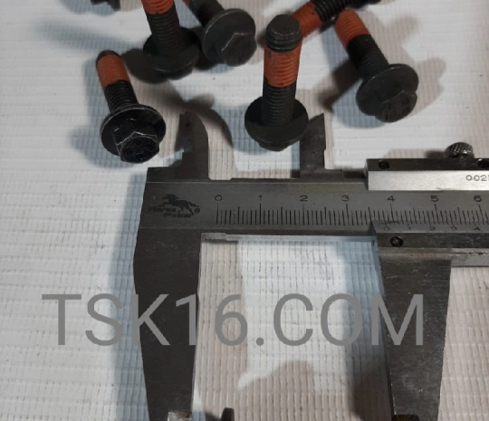 Болт М8*1,25*30 крепления шкива насоса ГУР 3902114 (3025806) - ISFe2,8, ISBe,ISDe (Ориг)
